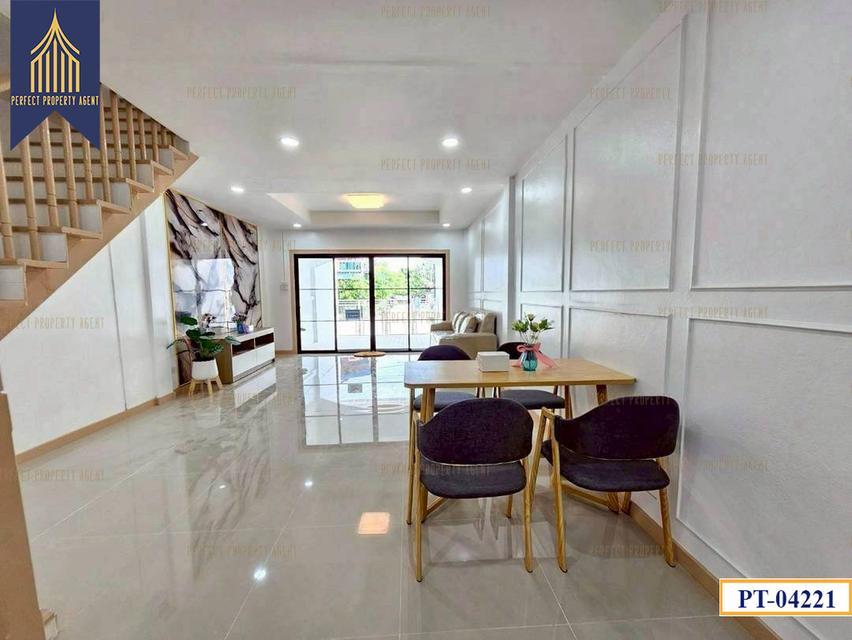 ทาวน์เฮาส์ปิยะวรารมย์ราคาย่อมเยาว์ไทรน้อย 9