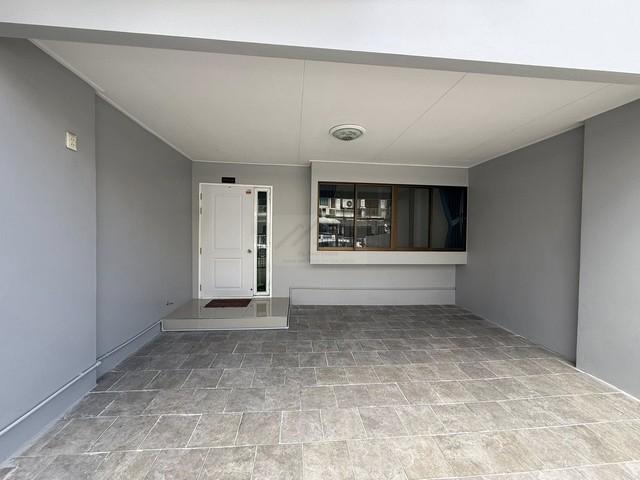 ให้เช่าทาวน์โฮม 3.5 ชั้น 300 ตรม. 3 ห้องนอน หมู่บ้านบ้านกลางเมือง1 รัชดา เหม่งจ๋าย ใกล้เลียบด่วน **จอดรถ 5 คัน 2