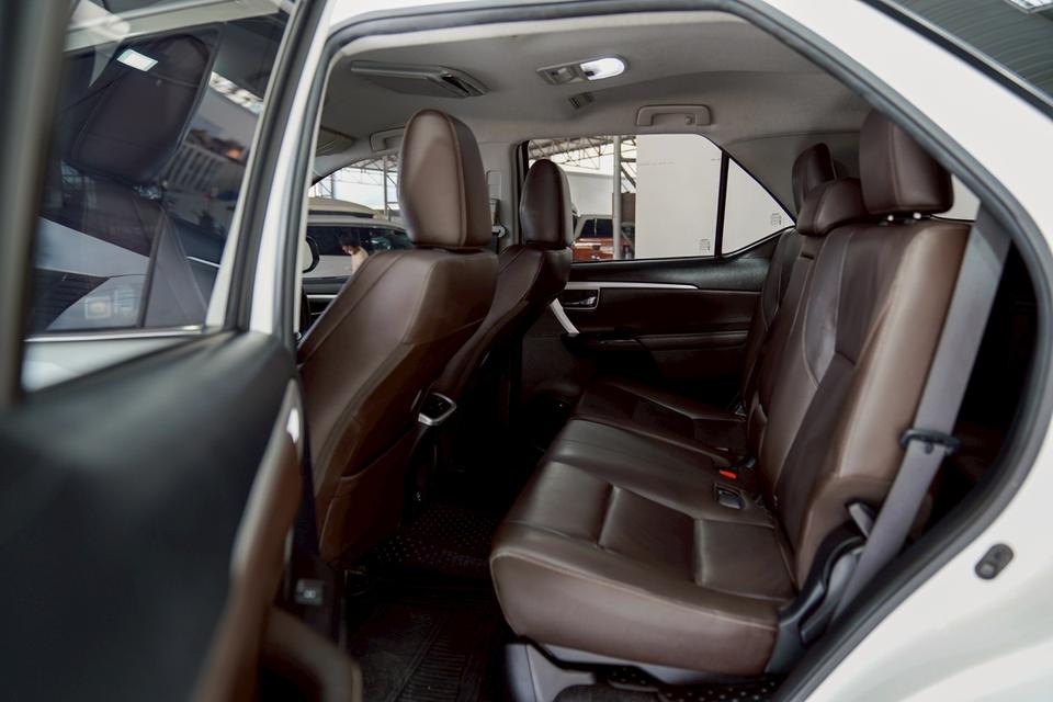 #TOYOTA FORTUNER 2.4 V AT ปี 2017 จด 2018 สี ขาว 19