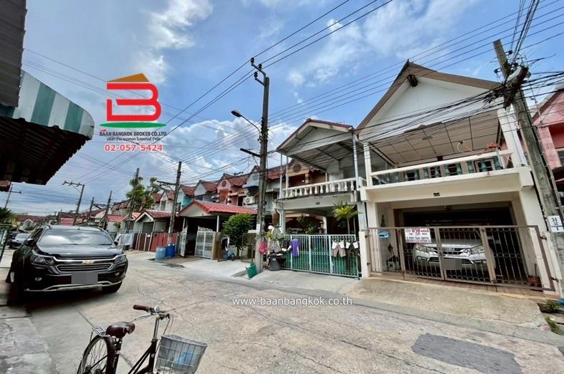  ทาวน์เฮาส์ หมู่บ้าน ฟายโฮม 3 ซอยรามอินทรา 58 แยก 6 เนื้อที่ 20 ตรว. ถนนรามอินทรา แขวงคลองกุ่ม เขตบางกะปิ กรุงเทพฯ 2