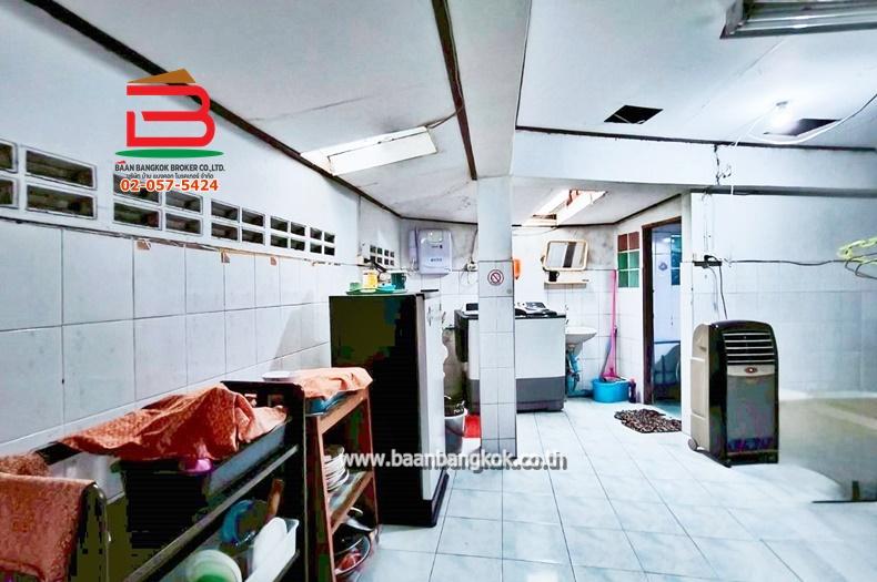 อาคารพาณิชย์ 2 ชั้นครึ่ง ติวานนท์ ซอย26 เนื้อที่ 20 ตรว. (ใกล้การไฟฟ้านครหลวงเขตนนทบุรี) ถนนติวานนท์ ต.บางกระสอ อ.เมือง นนทบุรี 6