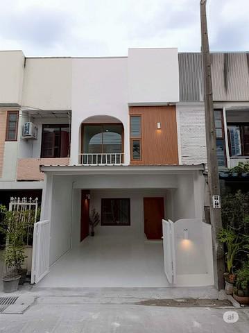 ขายทาวน์โฮม 2 ชั้น อ่อนนุช 48 ขนาด 16 ตร.ว มินิมอล รีโนเวทใหม่ พร้อมอยู่ 2