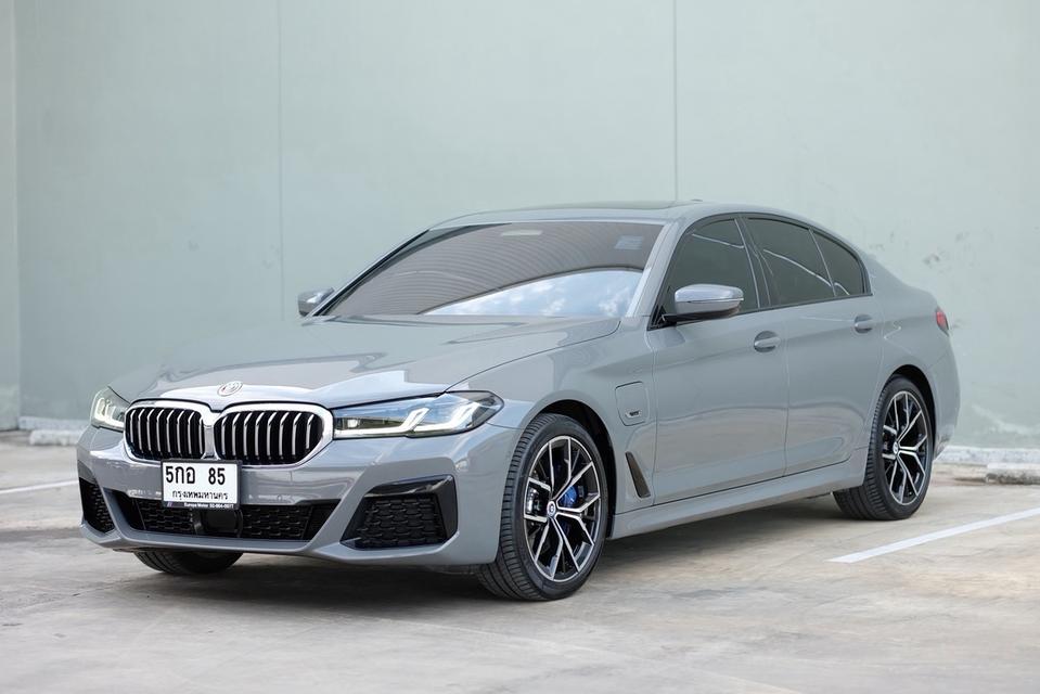 BMW 530e M Sport LCI G30 ปี 2023รถสีเดิมทั้งคัน มือเดียว-BSI / Warranty เหลือถึง 10/2027