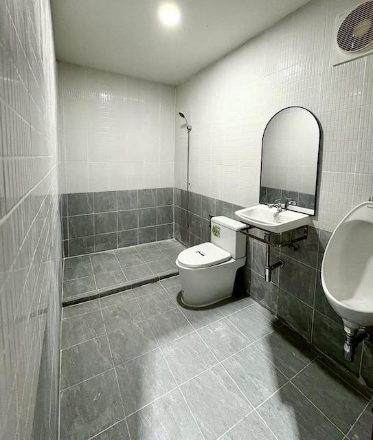 ให้เช่าโกดังกึ่งออฟฟิศ 126 ตร.ม. ซอยศรีนครินทร์ 16 ใกล้รถไฟฟ้า สถานีพัฒนาการ 6