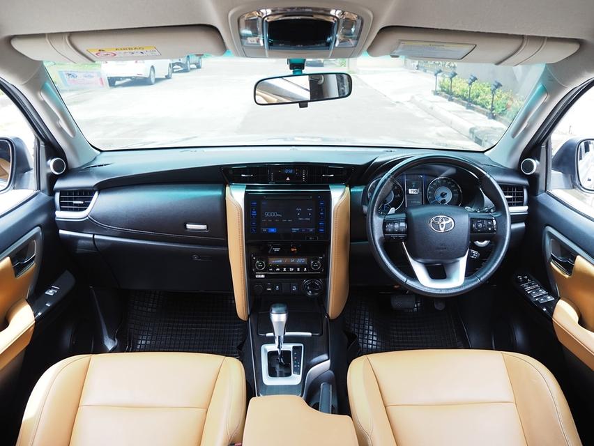 TOYOTA FORTUNER 2.8 V 4WD ปี 2017 เกียร์AUTO 4X4 สภาพนางฟ้า