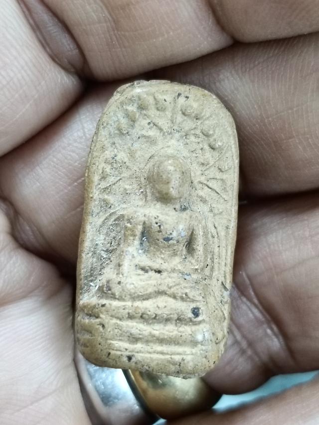 พระคงลำพูน นิยม จังหวัดลำพูน