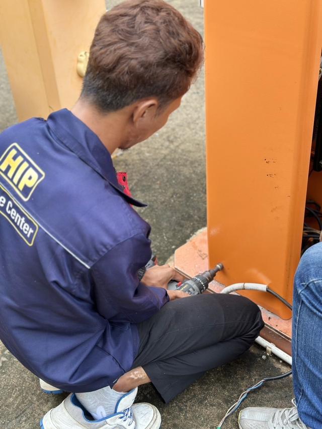 ไม้กั้นรถยนต์บางปะกง ไม้แขนกั้นรถยนต์บางปะกง 099-3732032 ไม้กระดกบางปะกง ไม้กั้นเข้าออกหมู่บ้านบางปะกง 8