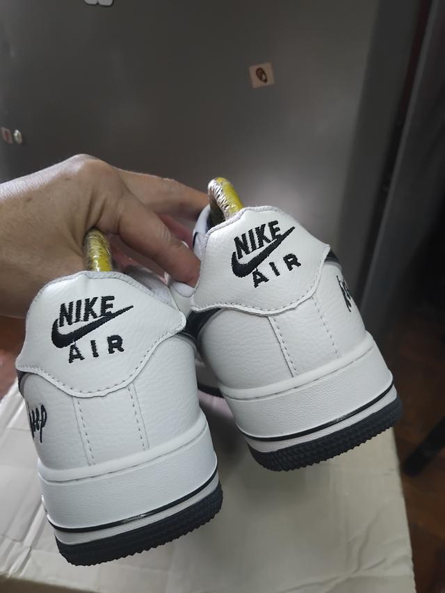 NIKE AIR FORCE 1LOW EUR 42/26สวยสภาพใหม่ไร้ตำหนิ550ค่าส่ง50 รูปที่ 4
