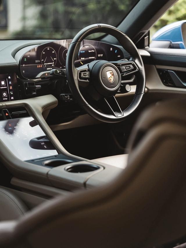 Porsche Taycan 4S Cross Turismo (AAS)