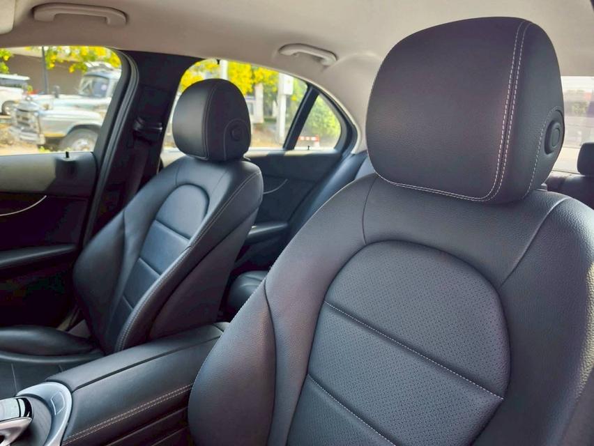 รหัสรถ KPV897 2017 BENZ C350e Avantgarde สีเทา 14