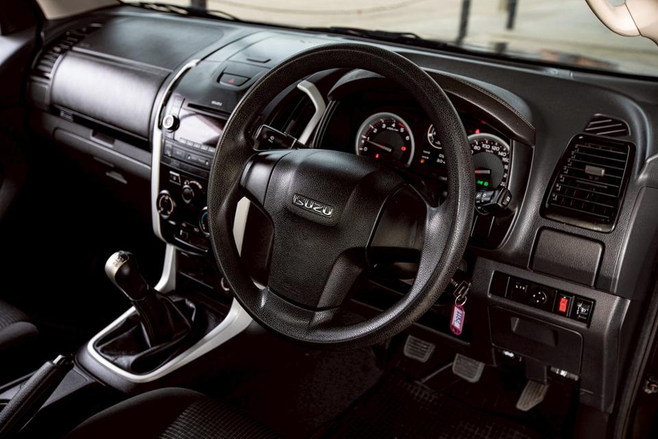 ISUZU D-MAX Hi-lander Cab 1.9 Ddi L ปี 2018 สีดำ ไมล์แท้ 80,000 16