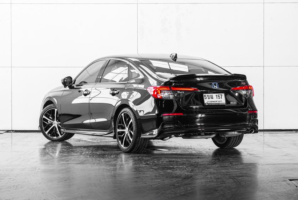 🚗 2024 HONDA CIVIC FE 2.0 e-HEV RS A/T สีดำตัวท็อป RS Hybrid รูปที่ 4