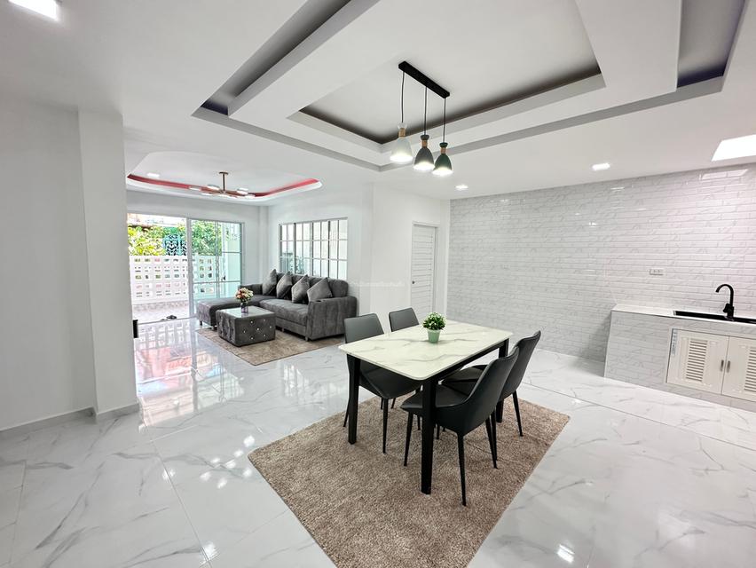 พูนสินธานี 3 เคหะร่มเกล้า 11