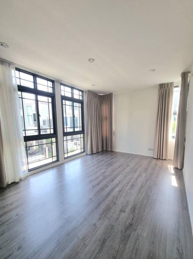 ขายถูกบ้านแฝด Luxury Duplex Home 3 ชั้น หมู่บ้าน เดอะ ซอนเน่ ศรีนครินทร์ บางนา ขนาด  48.4 ตรว. 4 นอน 4 น้ำ บ้านสวย  6