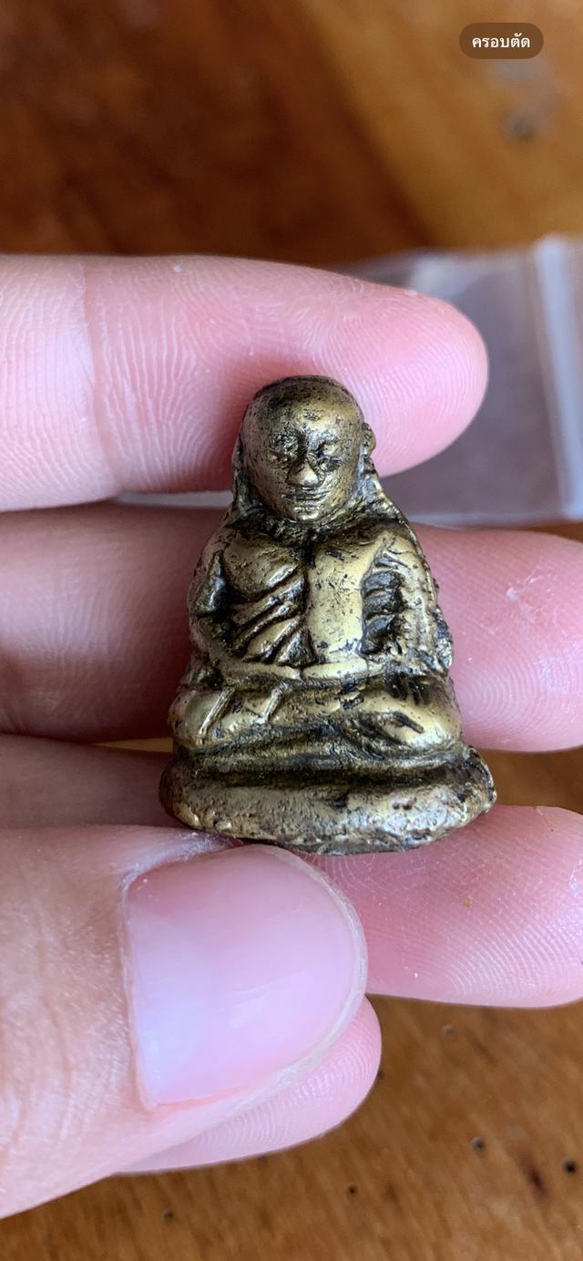 รูปหล่อหลวงพ่อเงินพิมพ์ขี้ตา