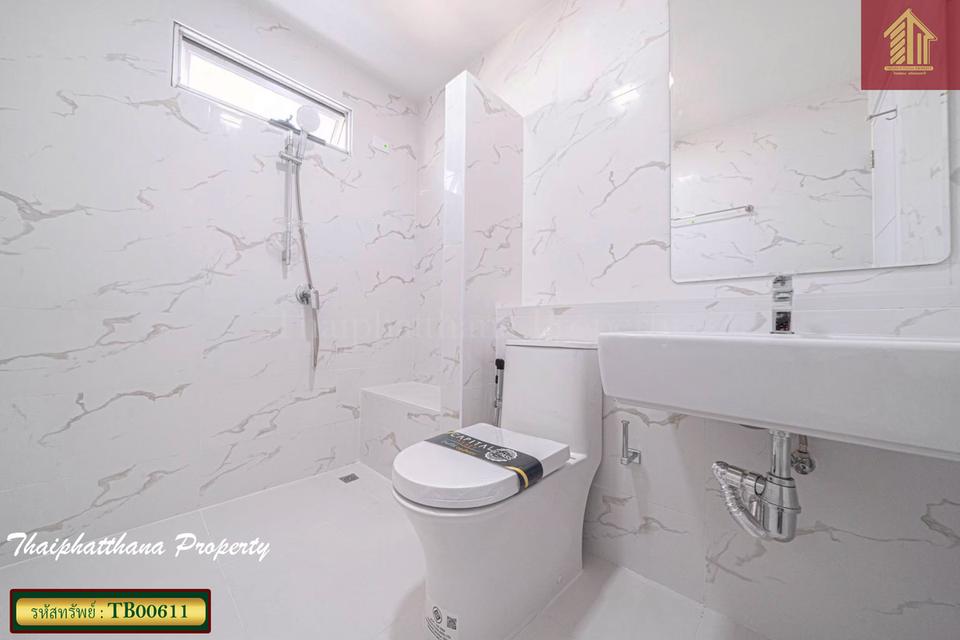 ชลลดา สุวรรณภูมิ ลาดกระบัง54 11