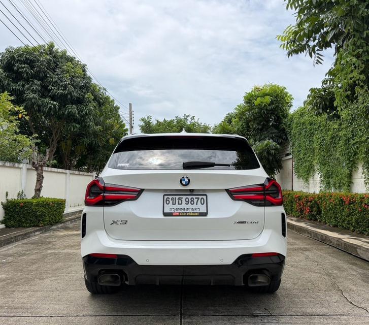 (แจ้งรหัสรถ AP9870) BMW X3 xDrive20d M Sport Lci ปี 22 สีขาว รูปย่อยที่ 4