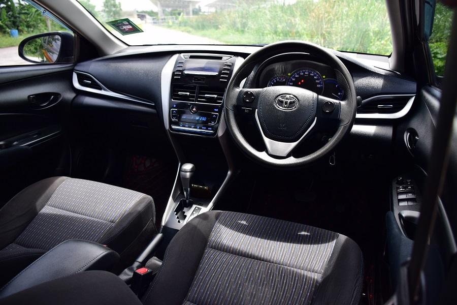 #ฟรีดาวน์ รถสวยมือเดียว/TOYOTA YARIS 1.2E ATIV ปี2017/เกียร์ออโต้ /ประหยัดน้ำมัน /แอร์ดิจิต๊อล ยางใหม่CD MP3 ABS USB AIRBAG โทร0957401229 ไอดีไลน์UTBP 10