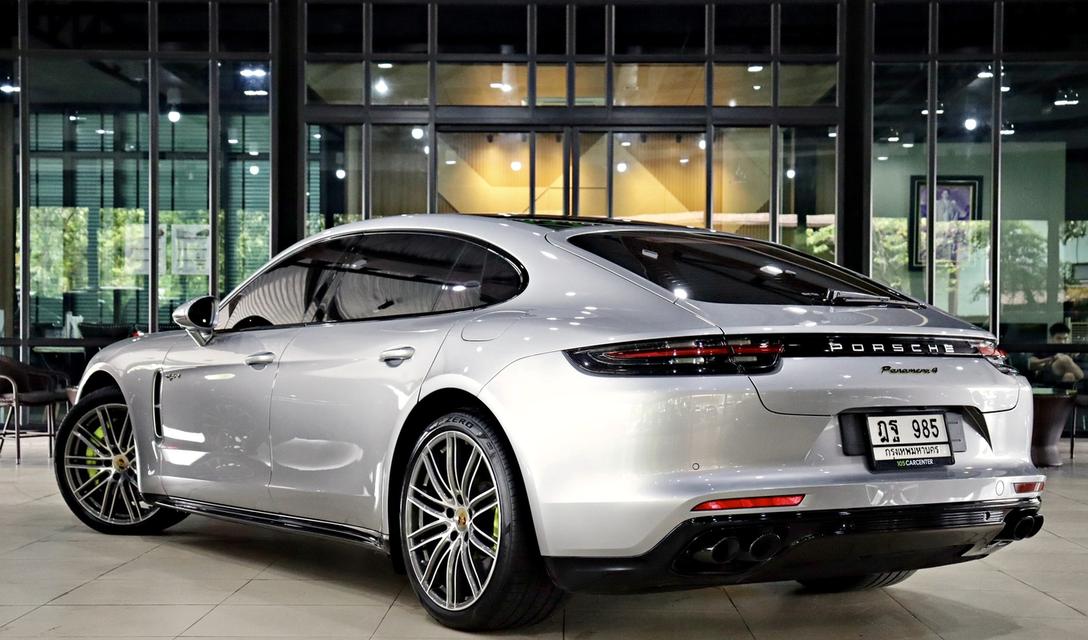 Porsche Panamera 4 E-Hybrid Executive 2