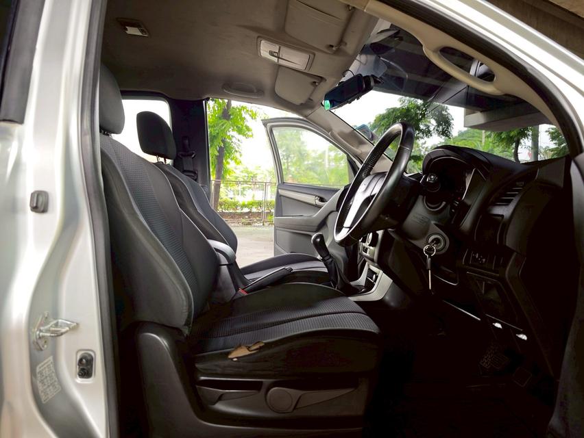 D-MAX 2.5 HI-LANDER CAB MT 15