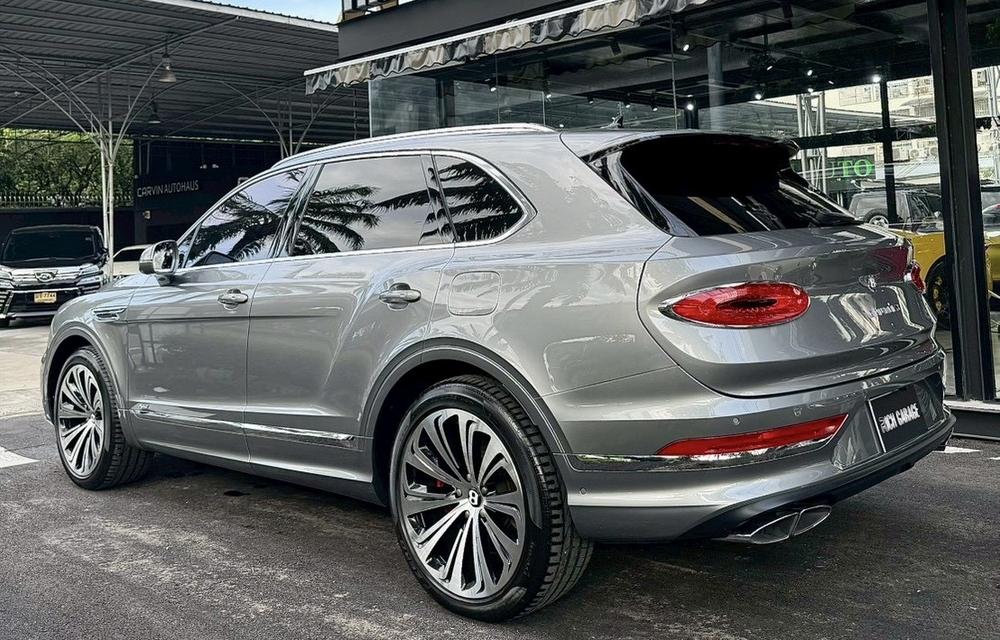 Bentley Bentayga V8 (Full Option) 2