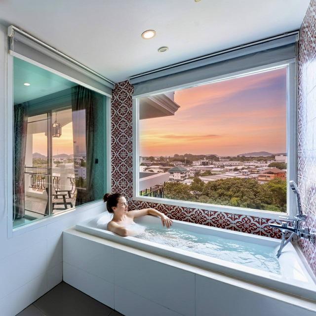 ขายโรงแรมหรูระดับ 4 ดาว ใจกลางเมืองภูเก็ตบนเนื้อที่ 3 ไร่ 9