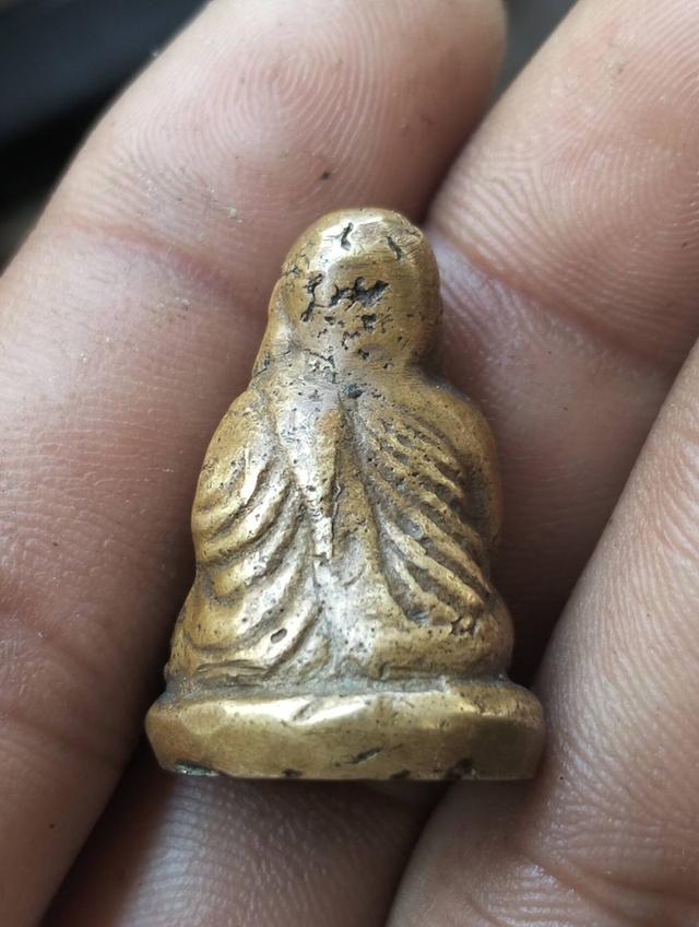 รูปหล่อหลวงพ่อเงิน พิมพ์ขี้ตาสามชาย วัดบางคลาน รูปที่ 2