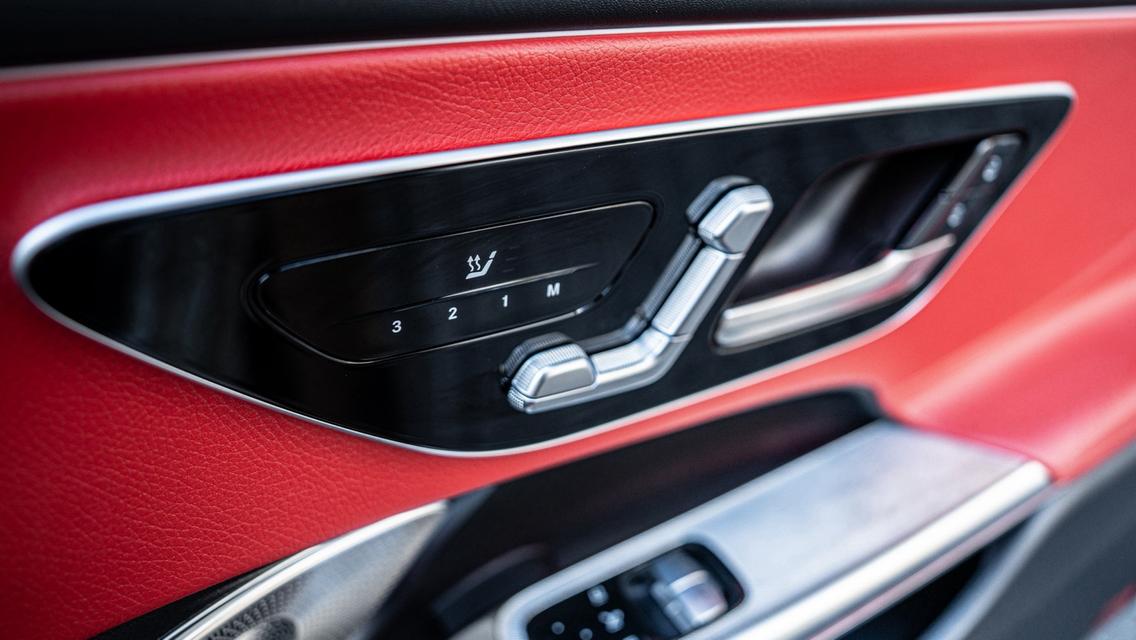 Mercedes-Benz CLE300 4Matic Coupe AMG Dynamic 2025 สีขาว เบาะสีแดง รถออกศูนย์ Benz Thailand เลขไมล์น้อย Warranty ศูนย์เหลือถึง 29/09/2028 รูปที่ 18