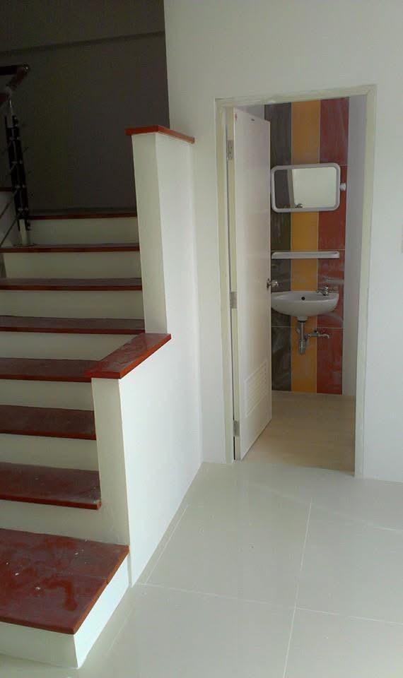 ทาวเฮ้าส์ หมู่บ้านโฮมอินทาวน์ พานทอง ชลบุรี 8