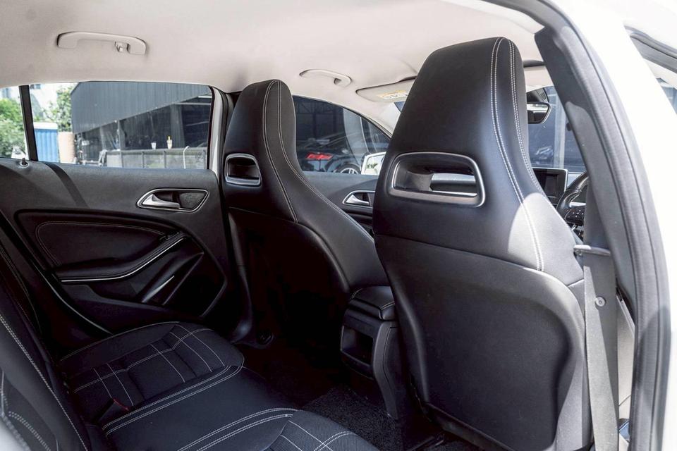 (แจ้งรหัสรถ 67GG2010) Mercedes Benz GLA200 ปี 2016 รูปที่ 4