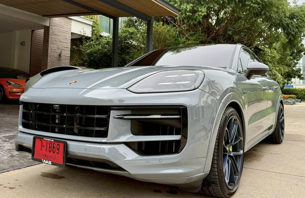 Porsche Cayenne E-Hybrid Coupe