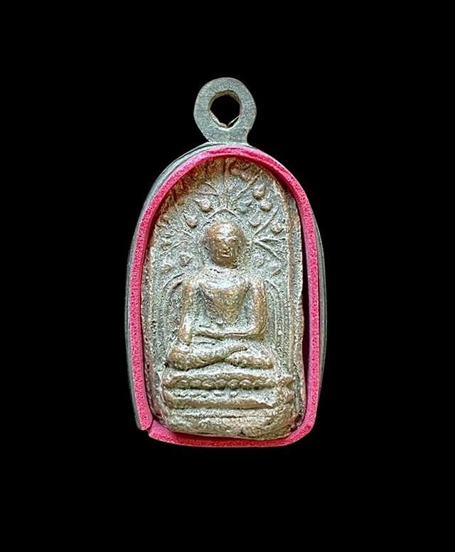 พระคงลำพูน วัดพระคงฤๅษี สีพิกุล พระกรุ เนื้อดิน