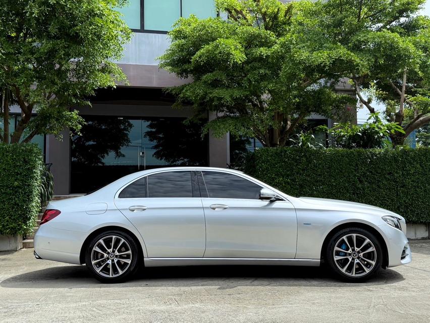 2018 BENZ E350e รถมือเดียว 67,000 กม สภาพป้ายแดง มี ADVANCE PACKAGE เหลืออีกนาน รถไม่มีอุบัติเหตุครับ