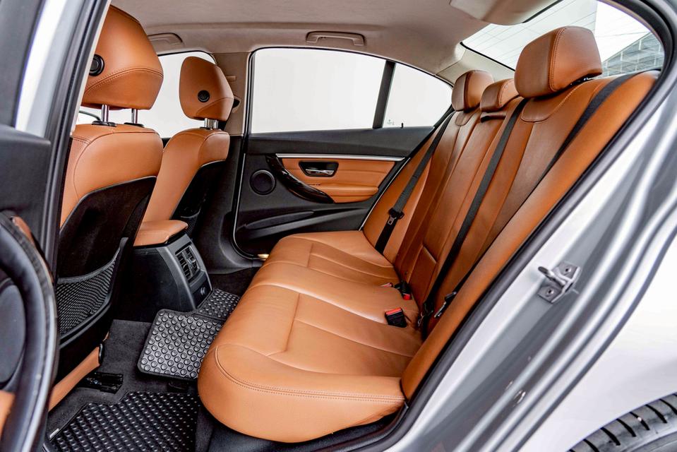 รหัสรถ NP7100 BMW 320d LUXURY 2017 15