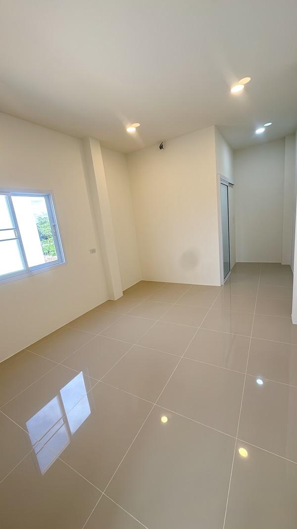 บ้านใหม่โมเดิร์น 2 ชั้น ลำพูน 1.29 ล้าน! 50ตรว. ฟรีโอน! ใกล้เมือง-รพ. 5 นาที โทร 093-584-6654 7