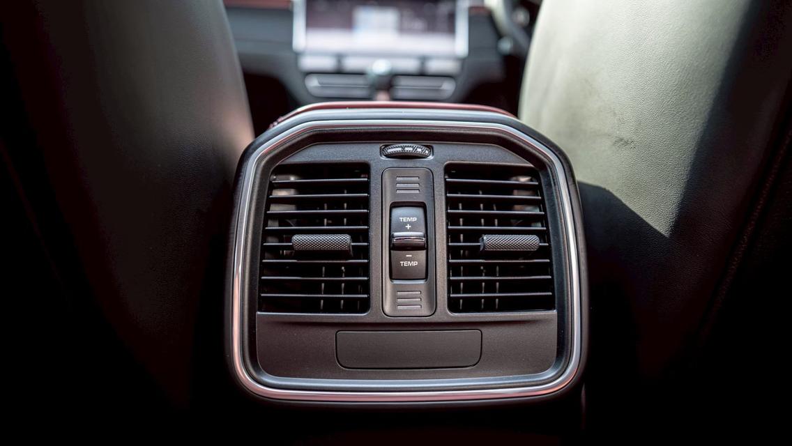 Porsche Macan 2023 Full Option !!! คันนี้กด Option มาเกือบล้าน รถศูนย์ AAS เลขไมล์แท้เพียง 5,000 กม. เท่านั้น รูปที่ 20