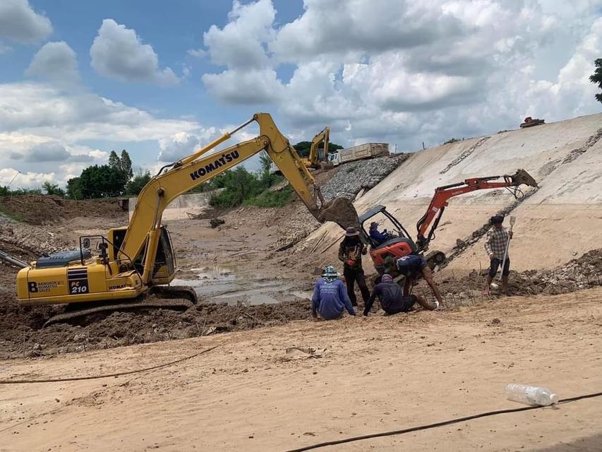 รถแม็คโครสุพรรณบุรี รถแม็คโครให้เช่าเล็ก รถแบคโฮเล็ก รถแมคโคเล็ก รถขุดเล็ก 2