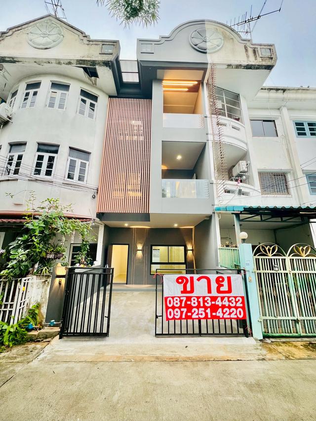 ทาวน์โฮม 3ชั้น ขนาดใหญ่ สวยมากน่าอยู่ 1