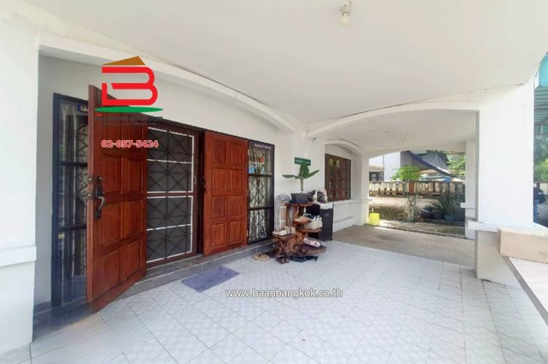 บ้านเดี่ยว หมู่บ้าน ศรีมีนวิลเลจ (ซ.ราษฎร์อุทิศ 40) เนื้อที่ 51 ตรว. ใกล้ตลาดมีนบุรี ถนนราษร์อุทิศ แขวงมีนบุรี เขตมีนบุรี กรุงเทพมหานคร 3