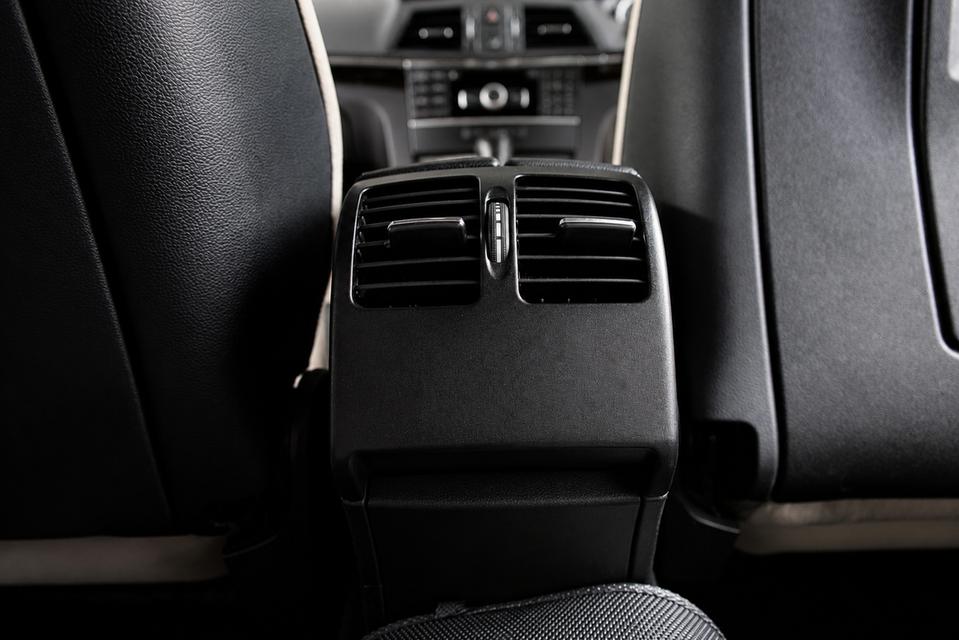 รหัสรถ CBL8015  Mercedes-Benz E200 1.8 W207 AMG CGI Coupe 2011 รูปที่ 16