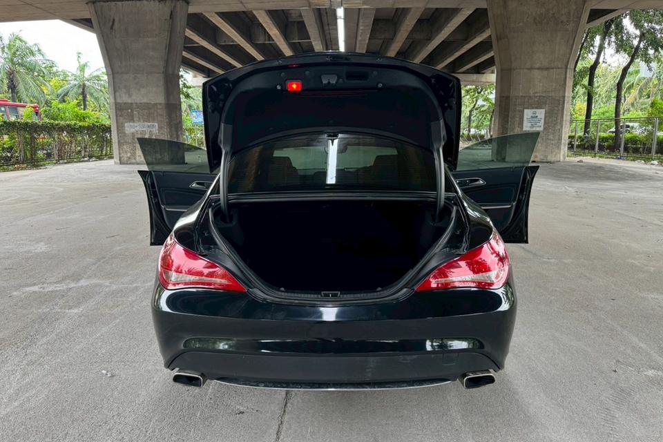 ขายด่วน! Mercedes-Benz CLA 180 W117 AT ปี 2016 รถสวยมือเดียว สภาพดี พร้อมขับทันที! 8