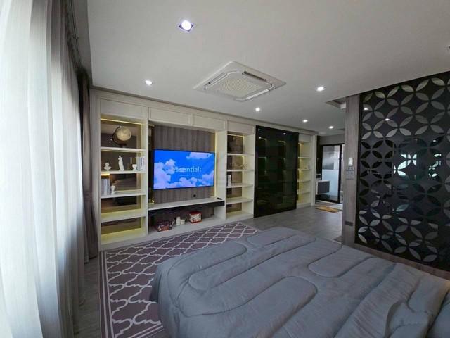 ให้เช่า ขาย โฮมออฟฟิศ 3 ชั้น หลังริม The Landmark แลนด์มาร์ค เอกมัย-รามอินทรา ซอยสุคนธสวัสดิ์ 25 เดินทางสะดวก ใกล้จุดขึ้นลงทางด่วน ใกล้เซ็นทรัลอีสต์วิ 11