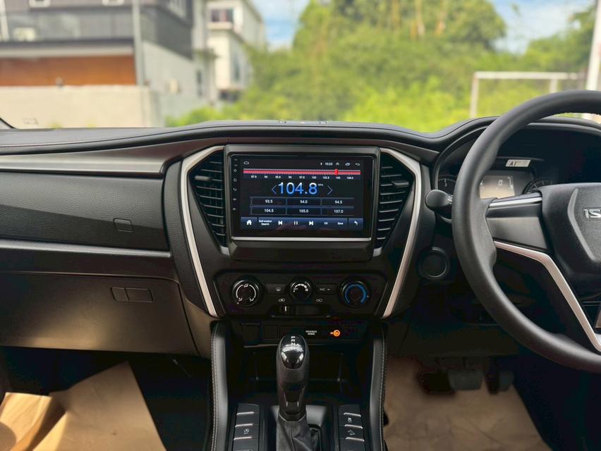 ISUZU MUX Wagon 4dr Active 7st Auto 6sp RWD 1.9DCTY2021. สีเทา ออโต้  14