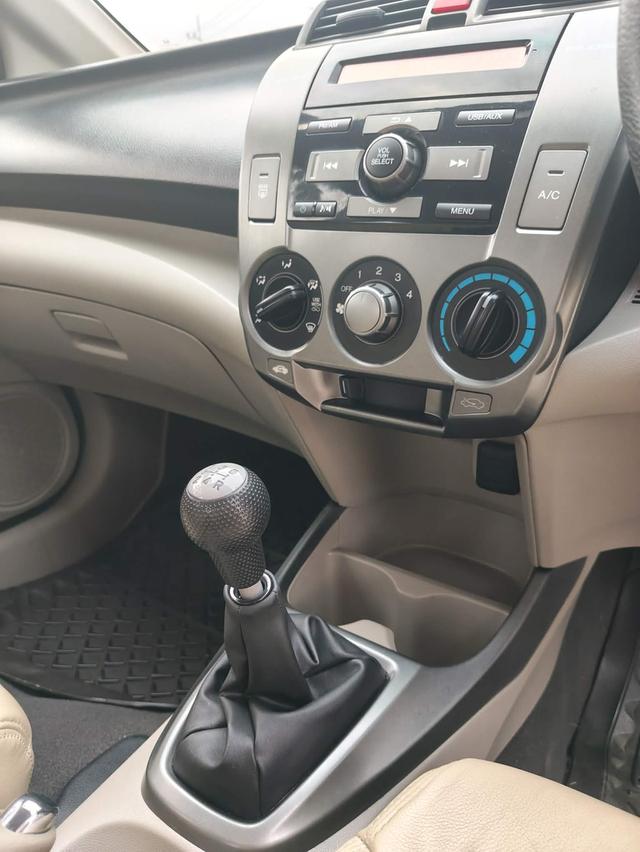 รถยนต์ honda city เกียร์ธรรมดา ไมล์แท้120,000 ราคา159,000ลดได้ รถมือเดียวป้ายแดง รถสวยทั้งภายในและภายนอก 0909786477 รูปที่ 12