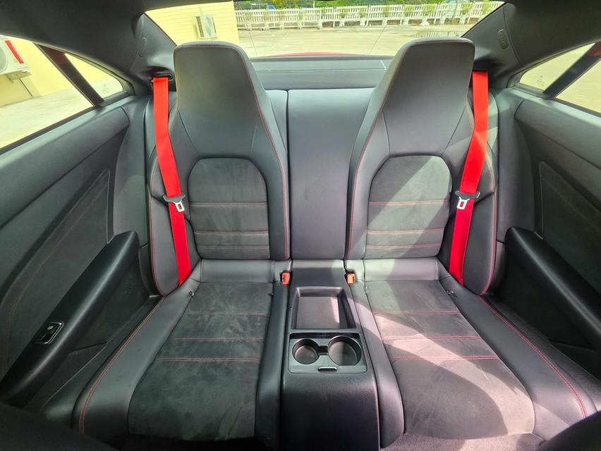 Mercedes-Benz E200 Coupe AMG Dynamic Facelift ปี 2015 สีแดง รูปที่ 11