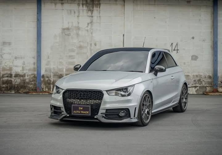 AUDI A1 สีเทา สภาพดี 2