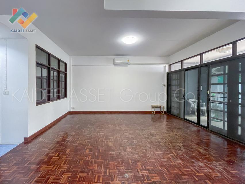 ทาวน์เฮ้าส์ เมืองทองธานี โครงการ 5 ถนน บอนด์สตรีท แจ้งวัฒนะ 6