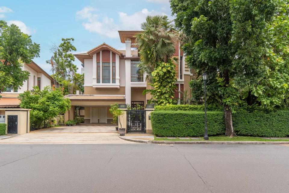ขายบ้านสวยใจกลางกรุง บ้านแสนสิริ สุขุมวิท67 Luxury Sukhumvit 67 Private pool ที่ดิน 158 ตร.ว 5ห้องนอน 6ห้องน้ำ 6ที่จอดรถ New renovate ใกล้ BTSเอกมัย 1