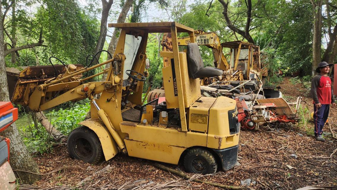 ขาย รถตัก KOMATSU SD15 เครื่อง ISUZU ดีเซล 4 สูบ แขนยกยาว ได้สูง 2.5 เมตร สภาพเดิมจากนอก ใช้งานน้อย 9