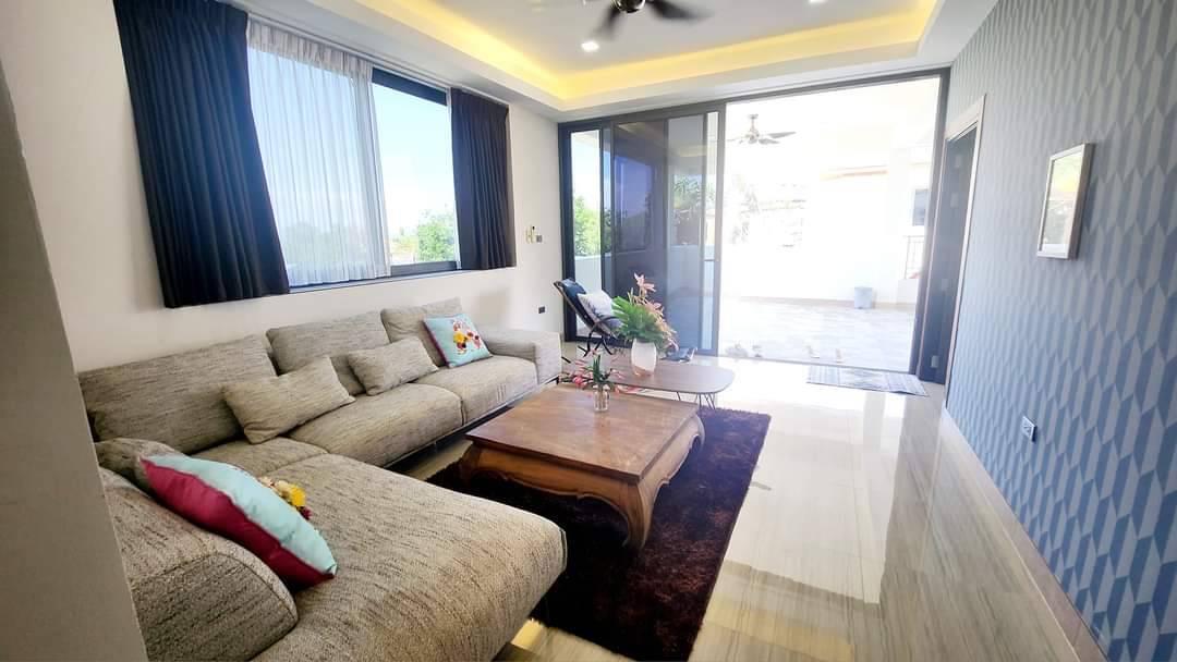 Luxury Pool Villa Pattaya For Sale/Rent  15